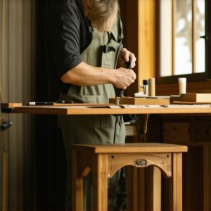 Kako Obnoviti Vintage Drveni Nameštaj: Simplified Otklanjanje Oštećenja i Restoracija