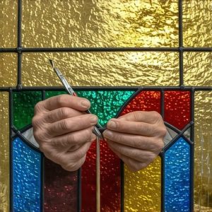 Bakarna folija za vitraž: Korak-po-korak uputstvo za unikatne okvire i detalje