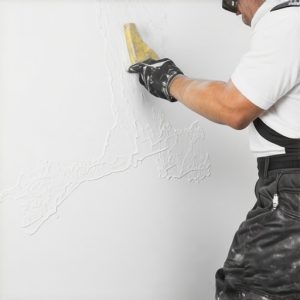 Brza Popravka Zida: Uradi Sam Saveti za Savršen i Gladak Finiš