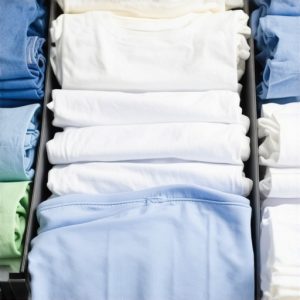 Kako uspravno složiti majice i uštedeti 40% mesta