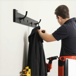 Uređenje hodnika: Kako montirati skriveni čiviluk na mali zid