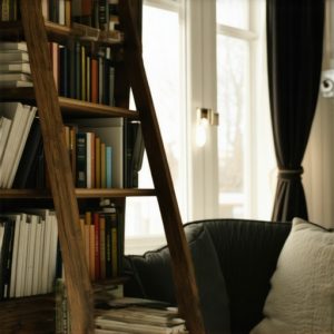 Kako napraviti policu za knjige od starih merdevina [Lako]