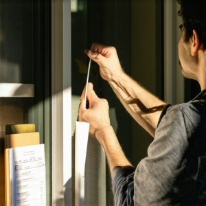 Ugradite zaptivnu traku na prozore i smanjite račune